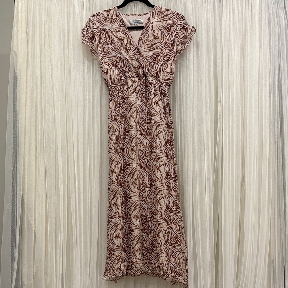 Le Ragazze Silk Blend Flowy Maxi Dress in Cream and Brown